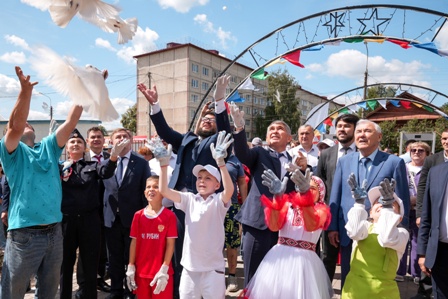 aa76e2daf8b24ac5a00df8f78dfbfbbb