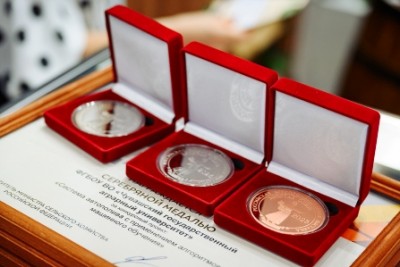 72dce0df9a284245ae3a3252a6b3dbba